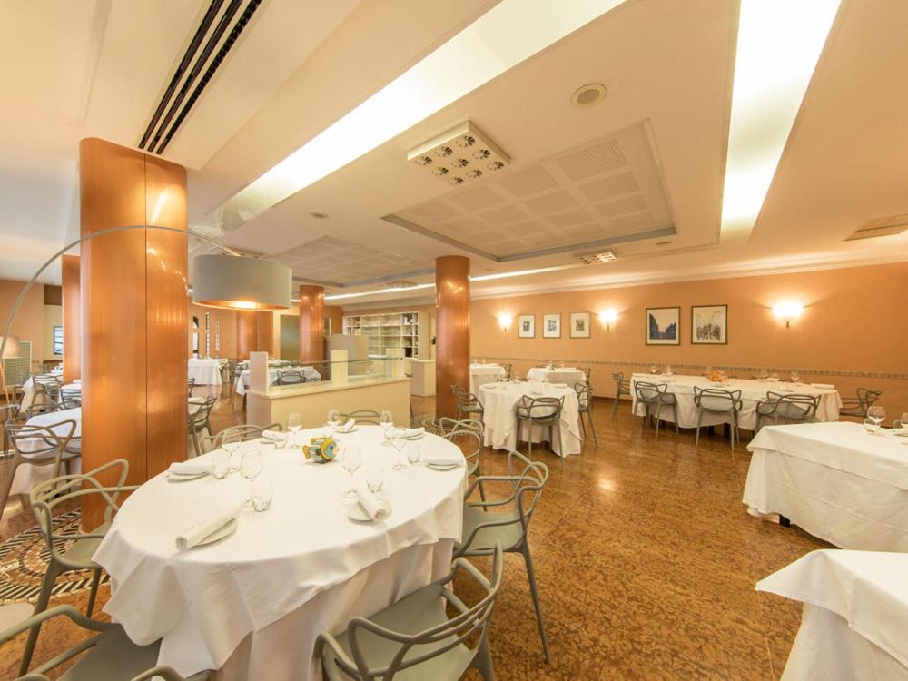 Ristorante Hotel Lucia - 100 Mt Dal Mare Giulianova Exterior foto